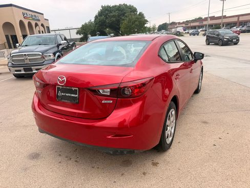 Used 2017 MAZDA MAZDA3 Sport FWD image 5
