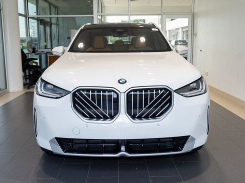 Used 2025 BMW X3 xDrive30i w/ Premium Package image 2