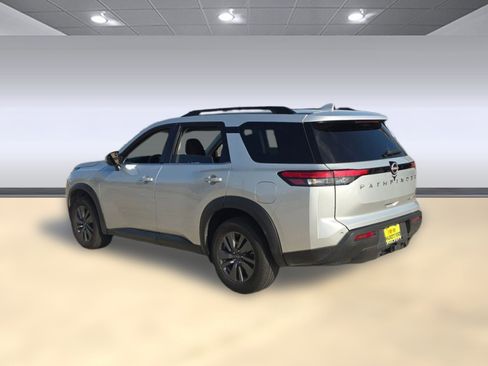 Used 2024 Nissan Pathfinder SV w/ SV Premium Package image 3