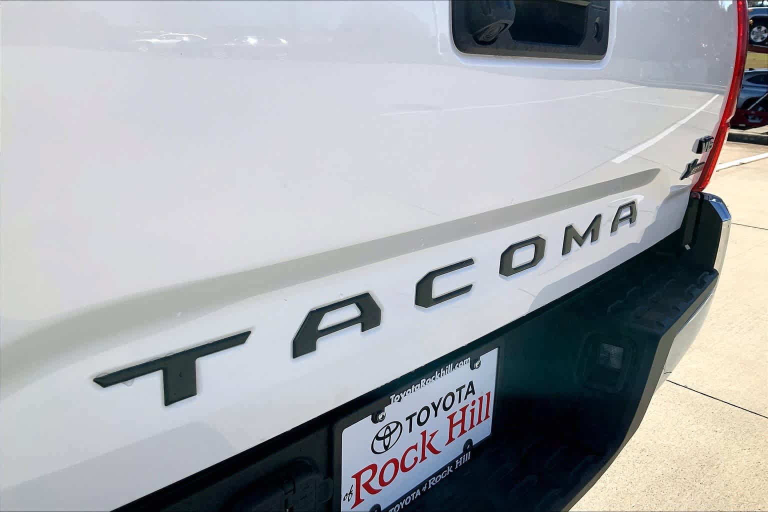 Used 2020 Toyota Tacoma SR5 AWD/4WD image 28