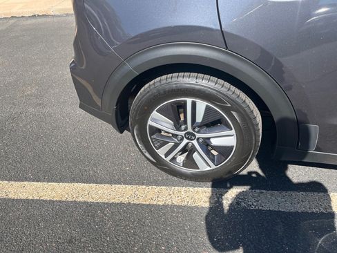 Used 2020 Kia Niro EX Premium FWD image 13