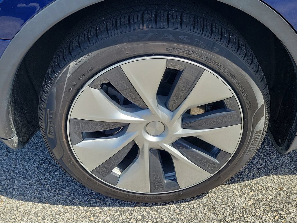 Used 2021 Tesla Model Y 2WD image 5