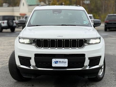 Used 2023 Jeep Grand Cherokee L Laredo image 2