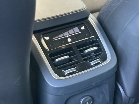 Used 2023 Volvo XC90 T8 Plus w/ Protection Package Premier AWD/4WD image 13