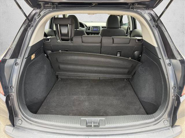 Used 2017 Honda HR-V LX image 7