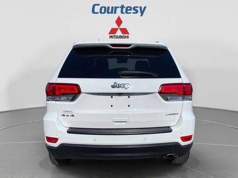 Used 2021 Jeep Grand Cherokee Laredo AWD/4WD image 4