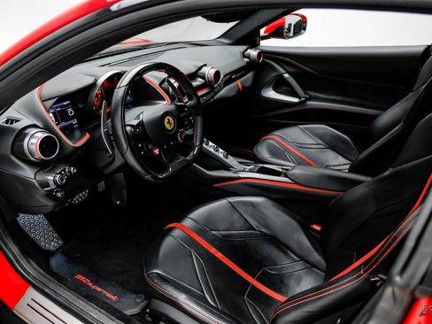 Used 2018 Ferrari 812 Superfast image 46