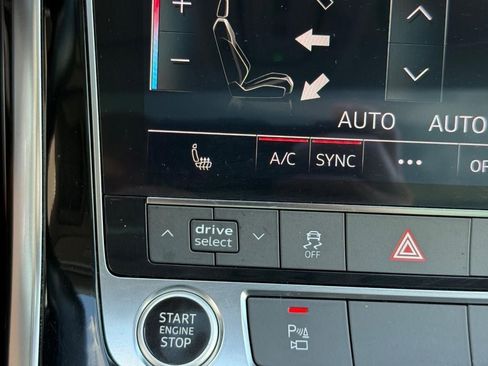 Used 2021 Audi Q7 3.0T Premium AWD/4WD image 21