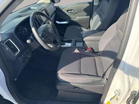 Used 2023 Nissan Frontier SV w/ SV Convenience Package image 12