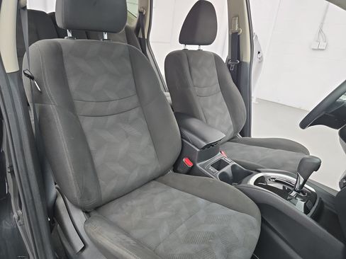 Used 2016 Nissan Rogue SV w/ SV Premium Package AWD/4WD image 10