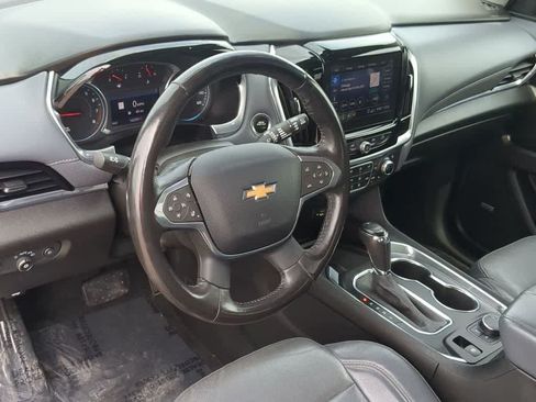 Used 2020 Chevrolet Traverse Premier w/ LPO, Blackout Package AWD/4WD image 2