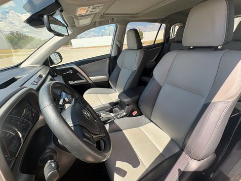 Used 2014 Toyota RAV4 Limited w/ Technology Package FWD image 28