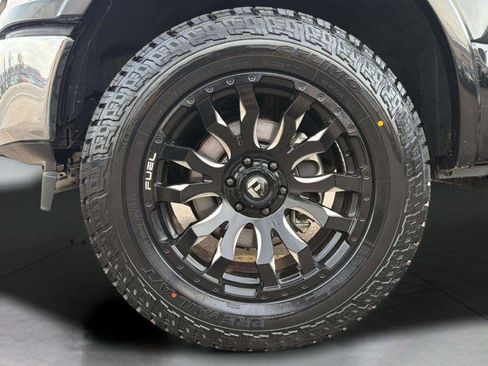 Used 2019 Ford F150 Lariat image 32