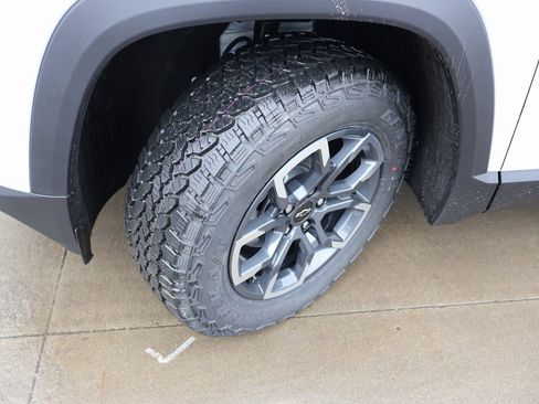 New 2026 Chevrolet Equinox ACTIV image 37