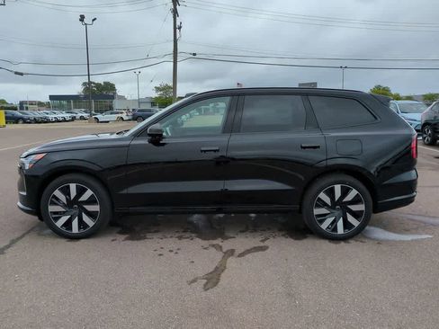 Certified 2025 Volvo EX90 Ultra image 3