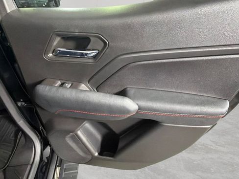 Used 2024 Chevrolet Colorado Z71 w/ Z71 Convenience Package 2 AWD/4WD image 32