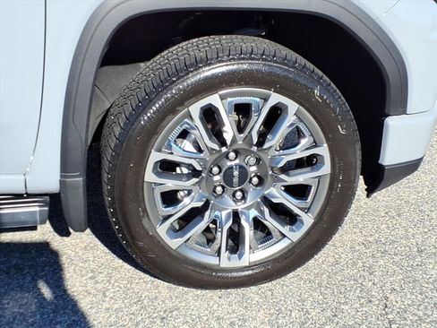 Used 2025 GMC Sierra 1500 Denali Ultimate image 9