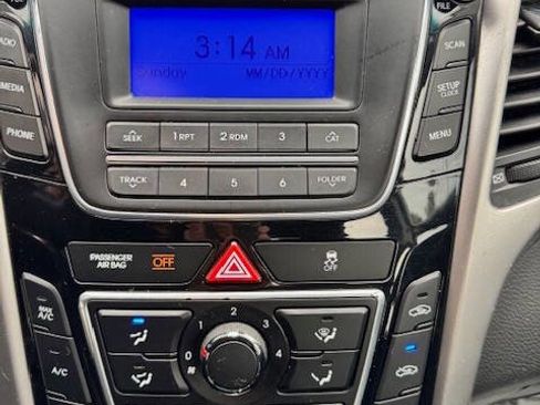 Used 2014 Hyundai Elantra GT image 38