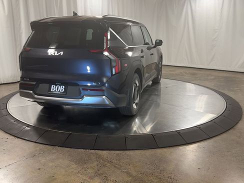 New 2026 Kia EV9 Wind image 9