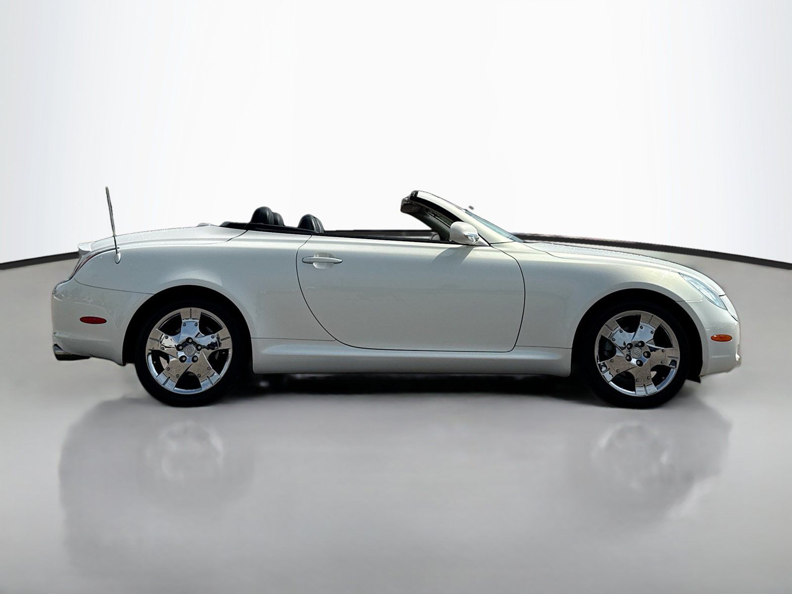Used 2005 Lexus SC 430 Convertible w/ Preferred Accessory Pkg RWD image 8