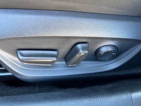 Used 2021 Toyota Camry XLE w/ Navigation Package image 19