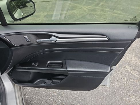 Used 2018 Ford Fusion Titanium AWD/4WD image 15