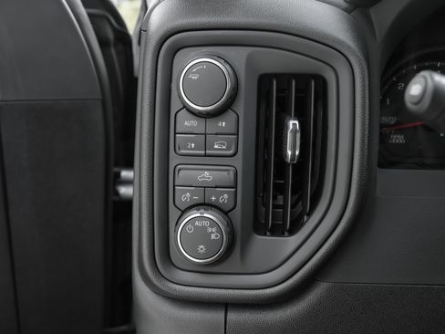 Used 2025 Chevrolet Silverado 1500 Custom AWD/4WD image 22