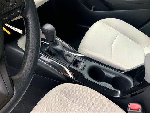 Certified 2021 Toyota Corolla LE FWD image 27