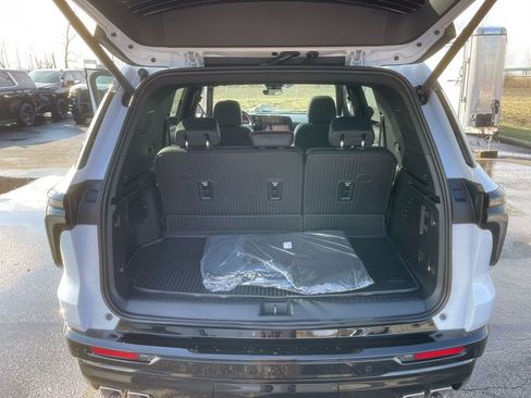 New 2026 Chevrolet Traverse RS w/ LPO, Floor Liner Package image 32