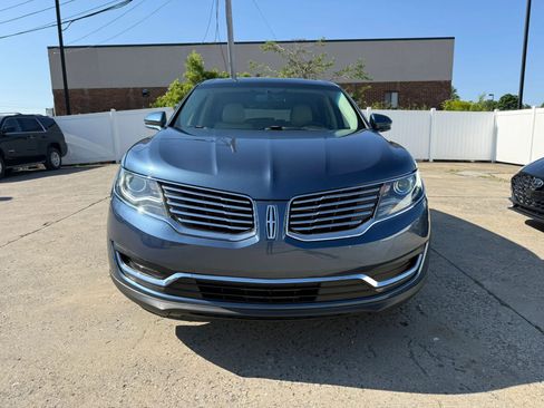 Used 2018 Lincoln MKX Select w/ Select Plus Package AWD/4WD image 2