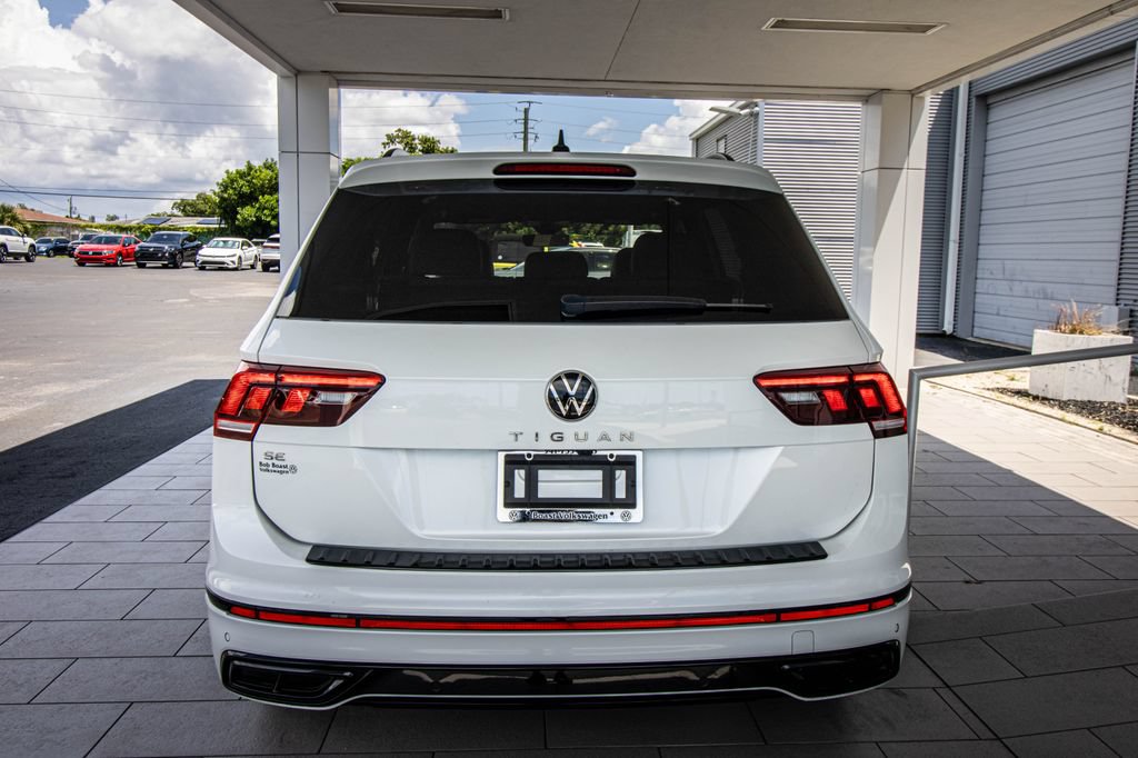 Certified 2024 Volkswagen Tiguan SE R-Line FWD image 16