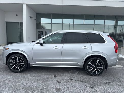Used 2021 Volvo XC90 T6 Momentum image 4