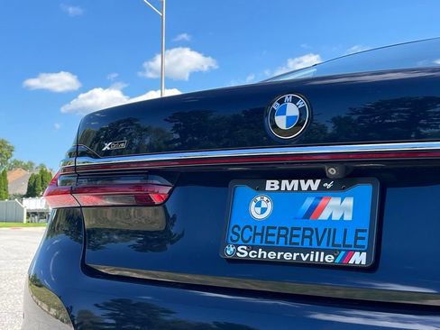 Used 2020 BMW 750i xDrive w/ Executive Package AWD/4WD image 14