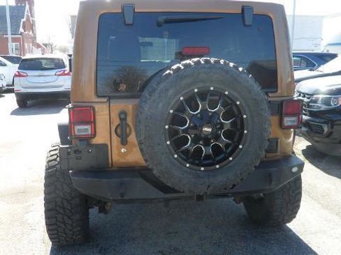 Used 2011 Jeep Wrangler Unlimited 70th Anniversary w/ Dual Top Group image 7