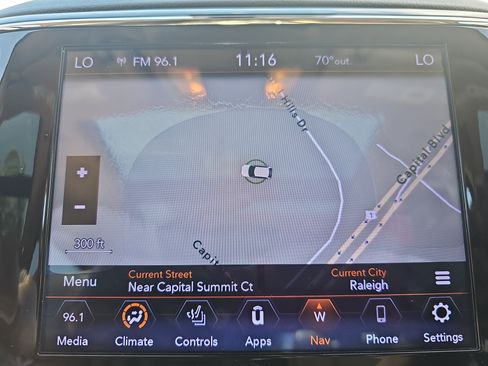 Used 2020 Jeep Grand Cherokee Overland AWD/4WD image 22