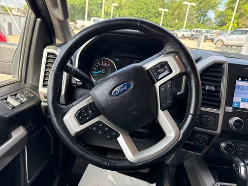 Used 2019 Ford F150 Lariat w/ Equipment Group 502A Luxury AWD/4WD image 14
