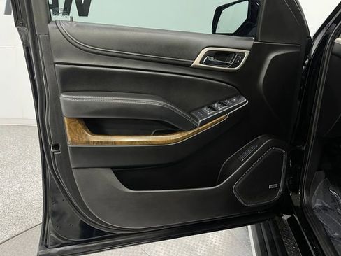 Used 2019 GMC Yukon XL Denali w/ Denali Ultimate Package image 16