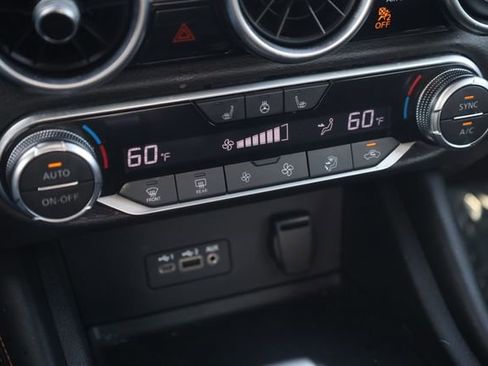 Used 2023 Nissan Sentra SR w/ SR Premium Package image 17