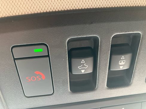 Used 2024 Nissan Pathfinder Platinum AWD/4WD image 21