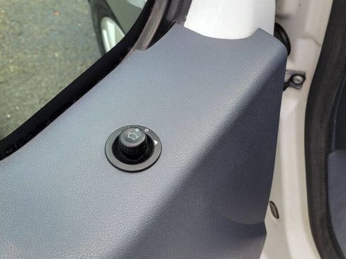 Used 2011 Ford Transit Connect XLT image 40