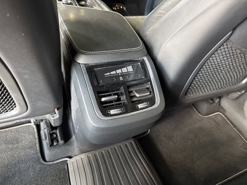 Used 2019 Volvo XC90 T5 R-Design image 39