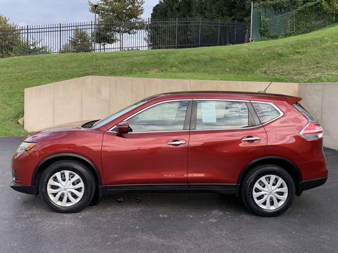 Used 2015 Nissan Rogue S AWD/4WD image 2