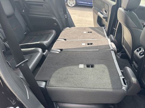 Used 2021 Mercedes-Benz GLB 250 4MATIC w/ AMG Line image 20