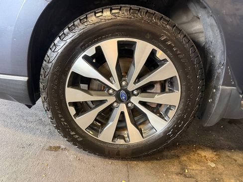 Used 2017 Subaru Outback 2.5i Limited AWD/4WD image 30