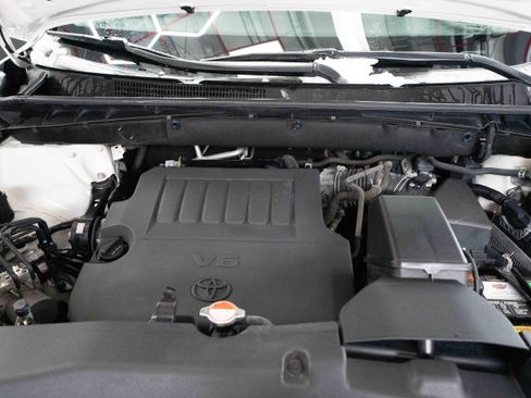 Used 2015 Toyota Highlander XLE image 32