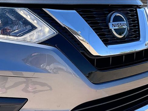 Used 2020 Nissan Rogue S FWD image 27