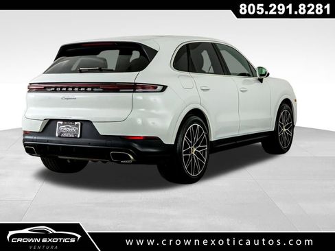 Used 2024 Porsche Cayenne image 7