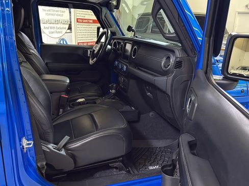 Used 2021 Jeep Wrangler Unlimited Sahara w/ Safety Group image 17