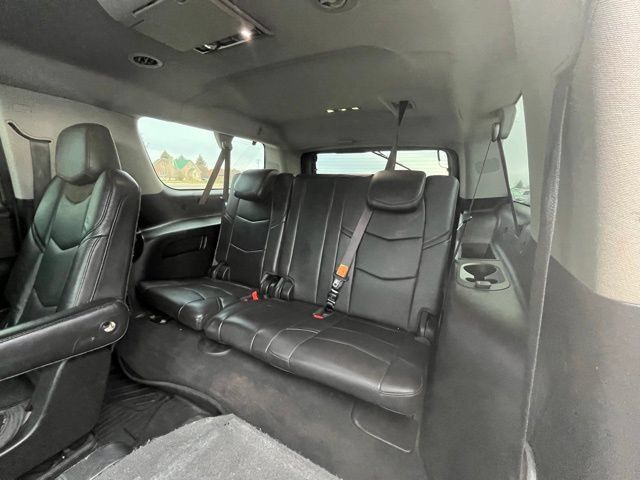 Used 2019 Cadillac Escalade ESV Luxury AWD/4WD image 30