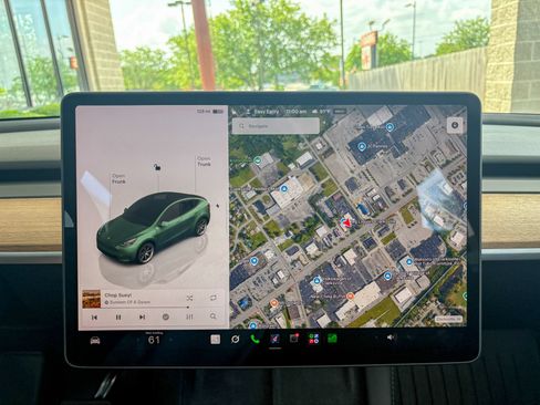 Used 2024 Tesla Model Y Long Range AWD/4WD image 12